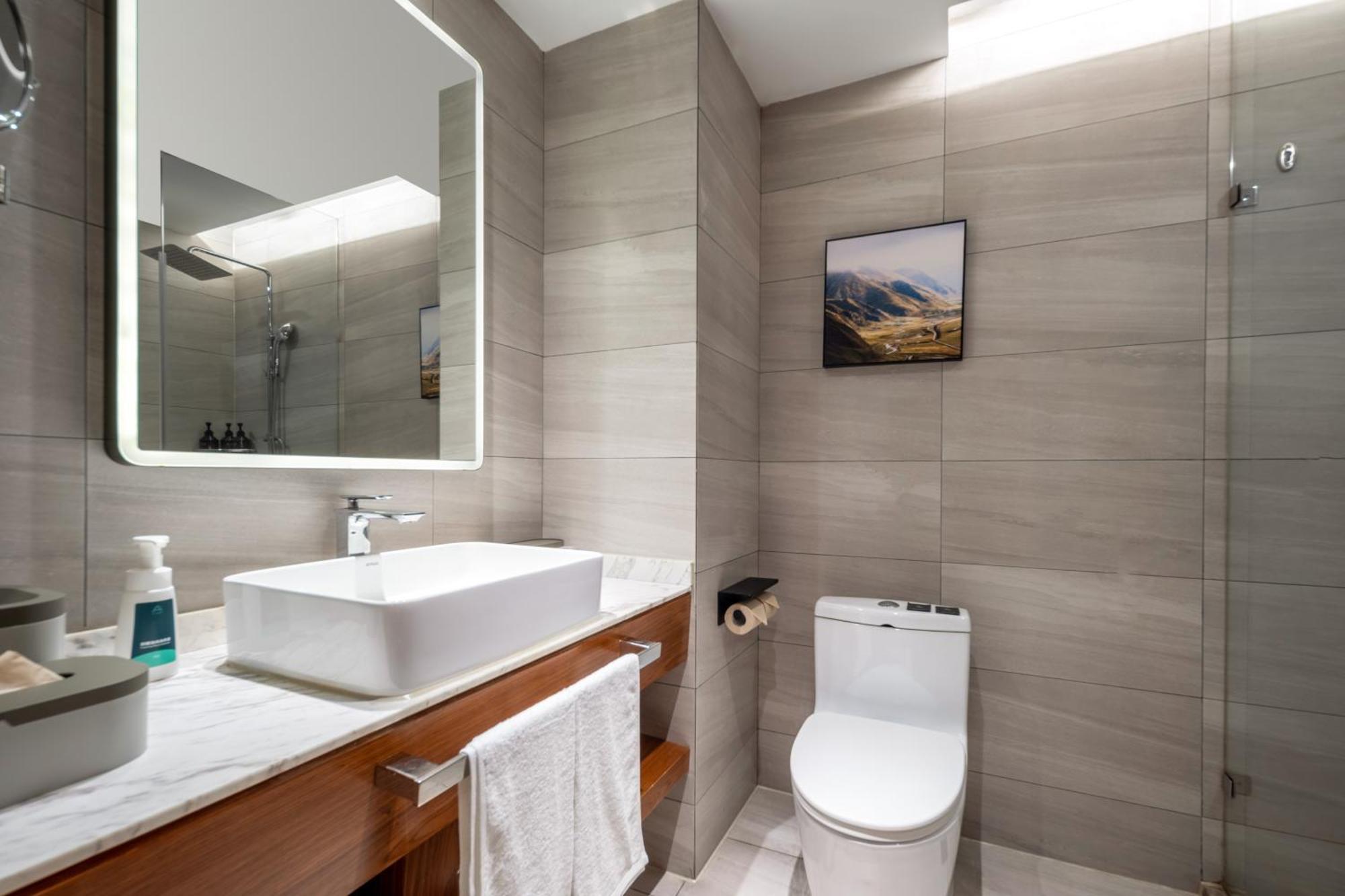 Atour X Lujiazui Binjiang Avenue 4*