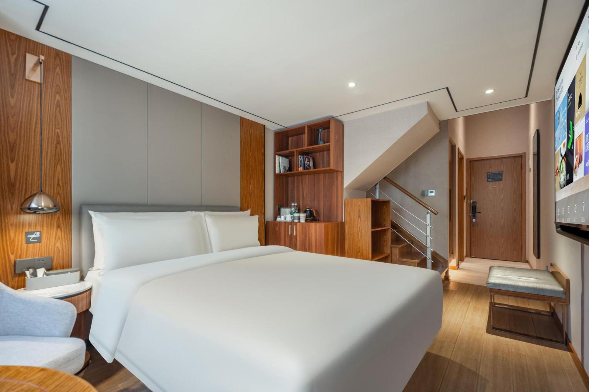 Atour X Lujiazui Binjiang Avenue Hotel 4*